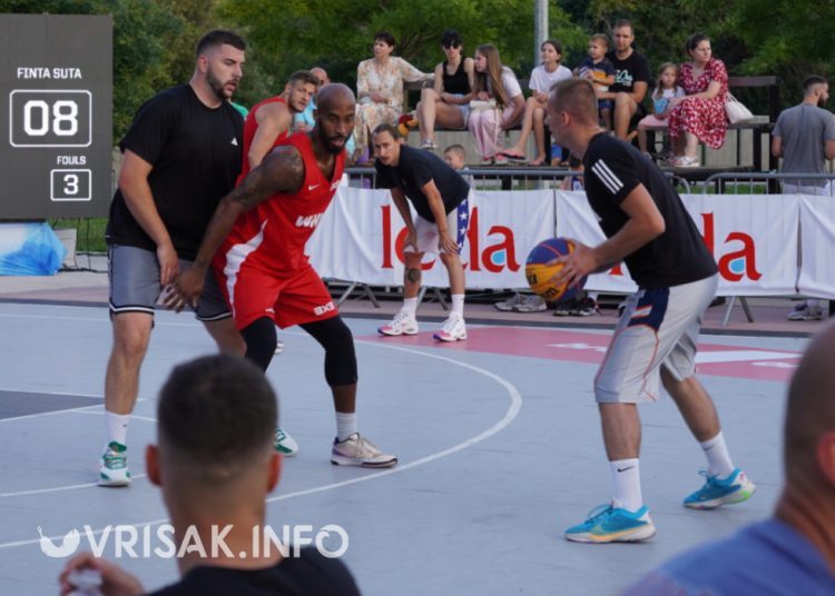 Basket se vratio u Široki Brijeg: Posjetitelji uživaju u uzbudljivoj košarci