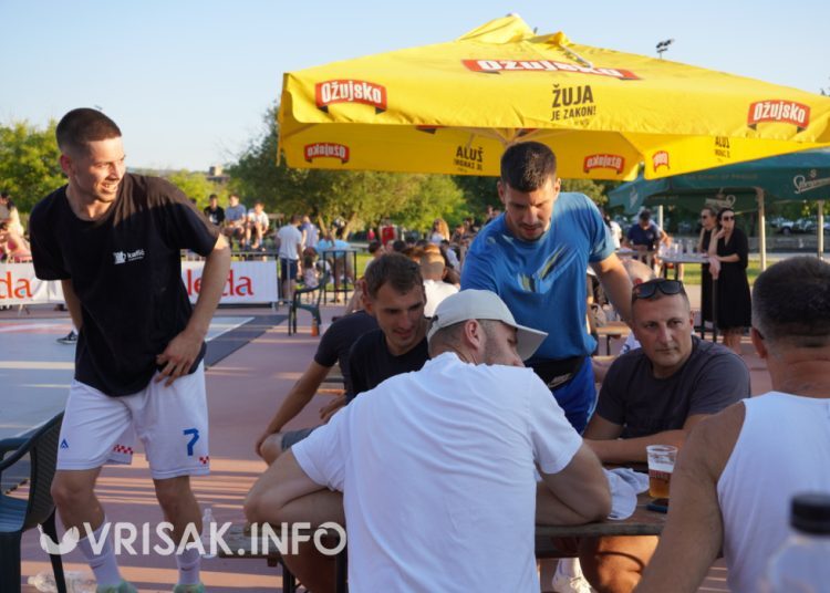 Basket se vratio u Široki Brijeg: Posjetitelji uživaju u uzbudljivoj košarci