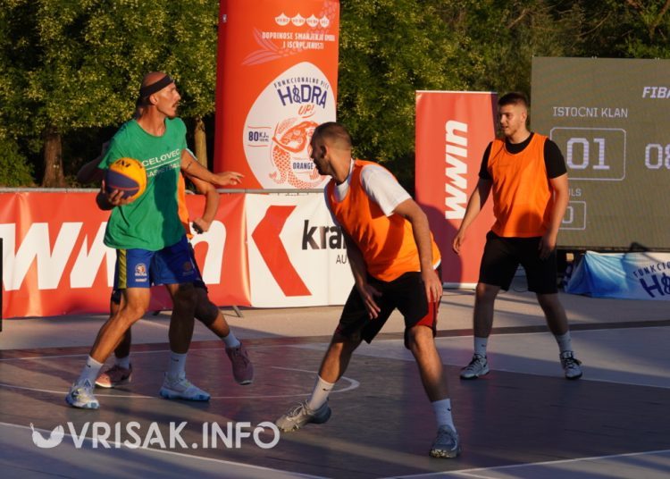 Basket se vratio u Široki Brijeg: Posjetitelji uživaju u uzbudljivoj košarci