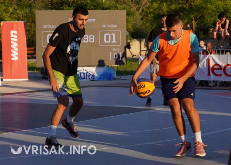 Basket se vratio u Široki Brijeg: Posjetitelji uživaju u uzbudljivoj košarci