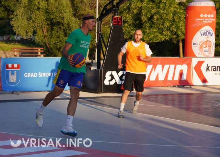 Basket se vratio u Široki Brijeg: Posjetitelji uživaju u uzbudljivoj košarci