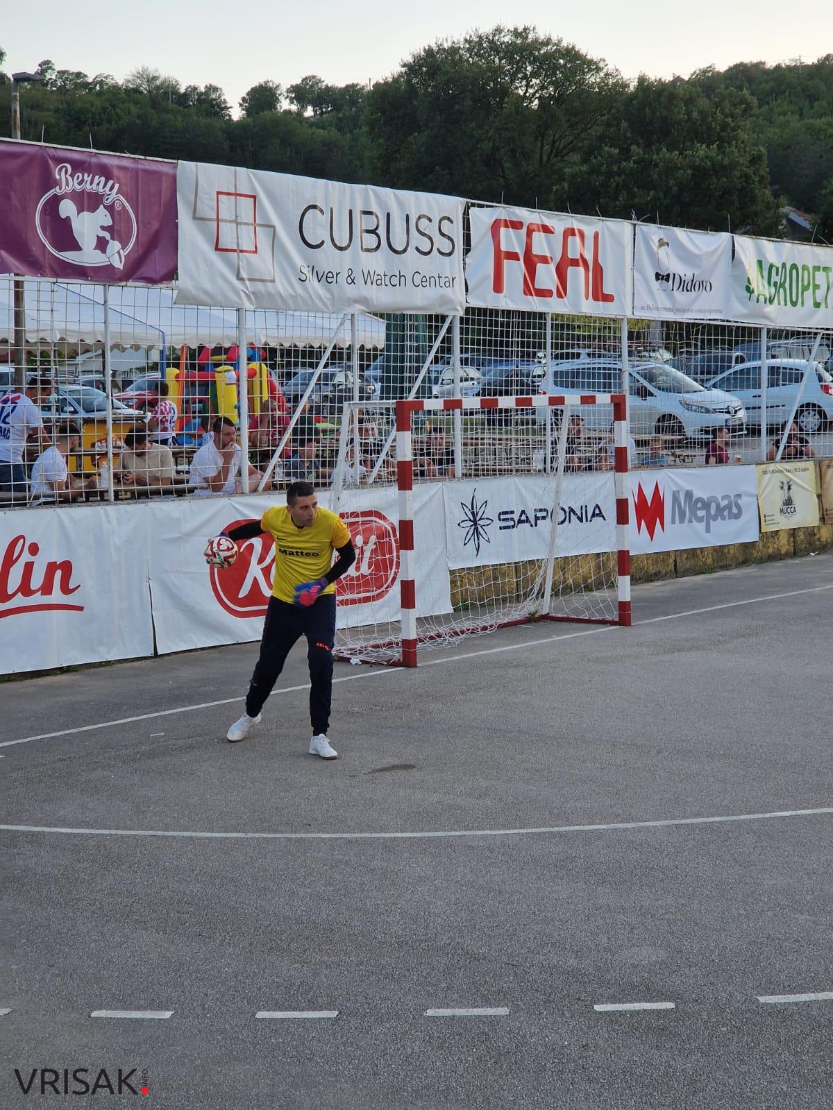 Pobjede Lijeve Obale i Ljutog Doca, remi Oklaja i Izbična