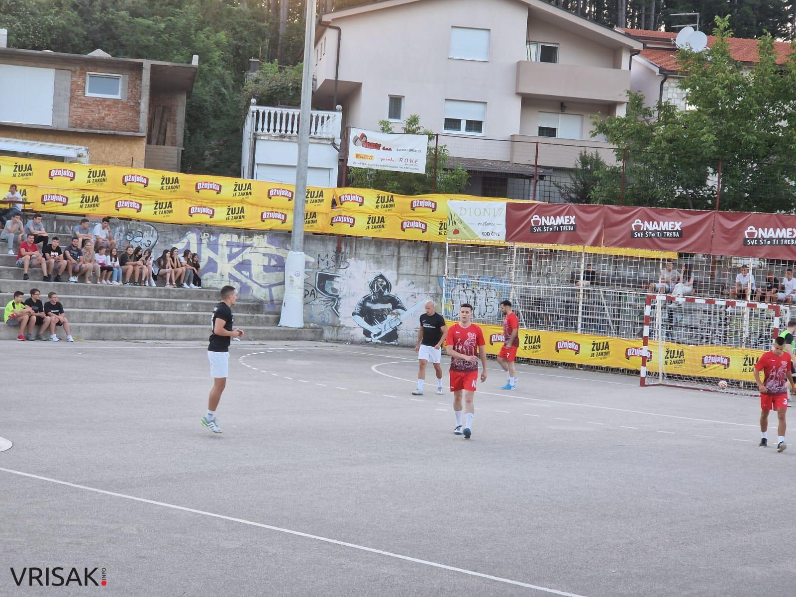 Pobjede Lijeve Obale i Ljutog Doca, remi Oklaja i Izbična