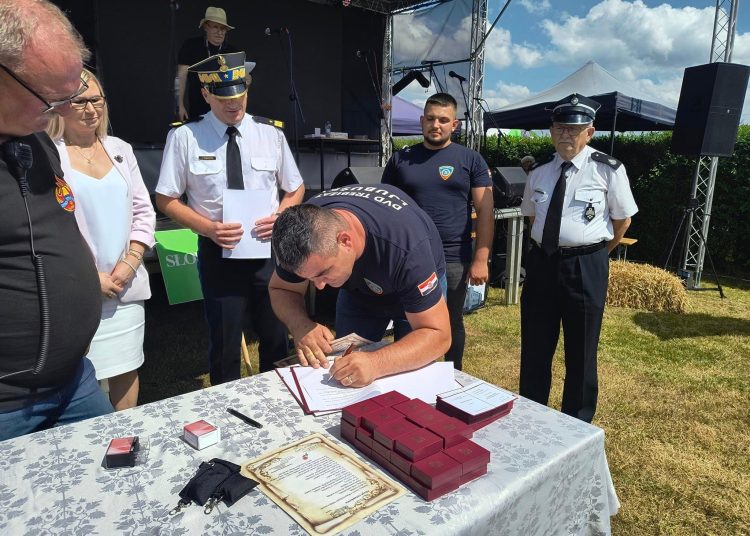 Ljubuški: DVD Trebižat dobilo navalno vatrogasno vozilo