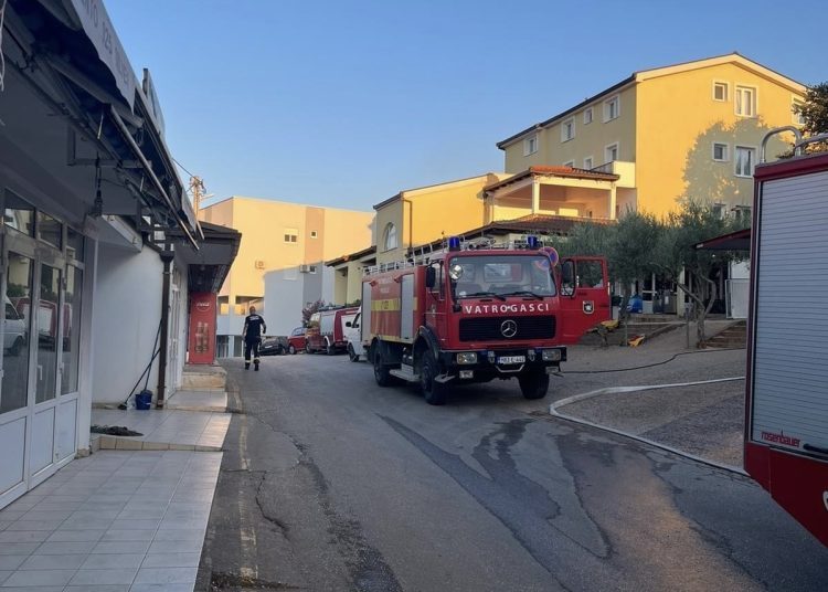 Vatrogasci iz ŽZH pomagali gasiti požar na Križevcu