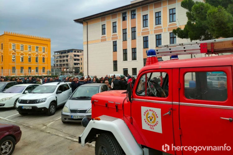 Vatrogasci na području HNŽ jučer imali 10 intervencija, kiša odgodila sezonu požara