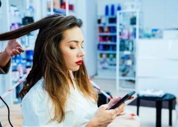 “Šuti i šišaj!”: Odbijanje razgovora s frizerkom i taksistom korak je prema društvu bez ljudskog doticaja