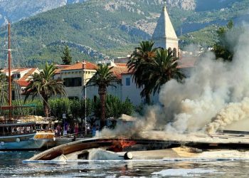Izgorjela jahta poduzetnika iz Širokog Brijega još uvijek se nalazi u moru, evo kada će biti uklonjena