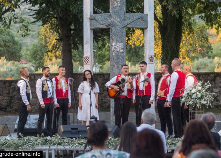 Dvadeset godina klape Bratovština proslavljeno uz veličanstven susret klapa