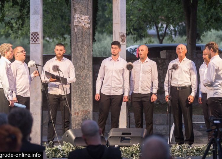 Dvadeset godina klape Bratovština proslavljeno uz veličanstven susret klapa