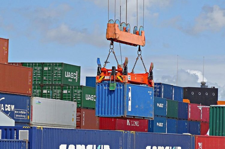 Deficit premašio sedam milijardi