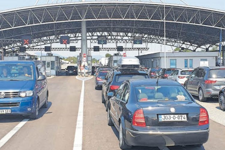 U jednom danu samo na jednom bh. prijelazu granicu prešlo 16.000 osoba