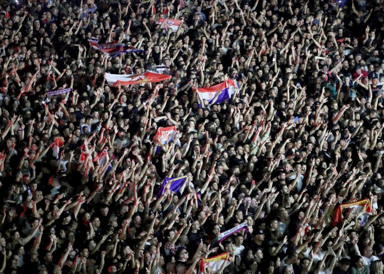 Odlična atmosfera na koncertu Thompsona, Zečića i Mate Bulića