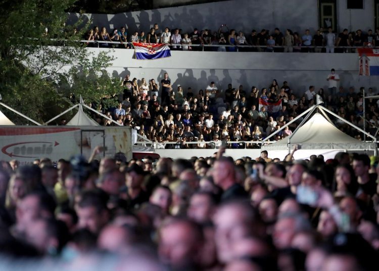 Odlična atmosfera na koncertu Thompsona, Zečića i Mate Bulića