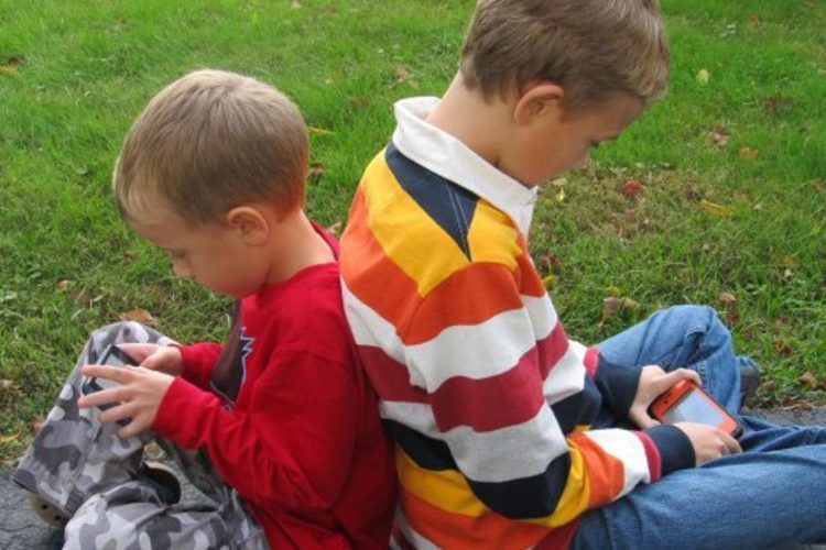 Djeca u BiH su već od najranije dobi izložena ekranima, imaju sve više problema s govorom