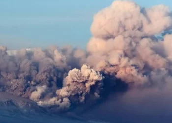 U Rusiji prvo potres magnitude 7, zatim eruptirao vulkan