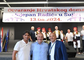 U Šujici svečano otvoren obnovljeni hrvatski dom “Stjepan Radić“