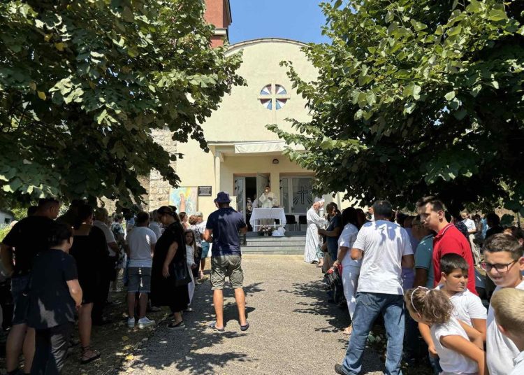 Brojni vjernici na Veliku Gospu u Kostajnici pokraj Konjica sudjelovali na Misnom slavlju