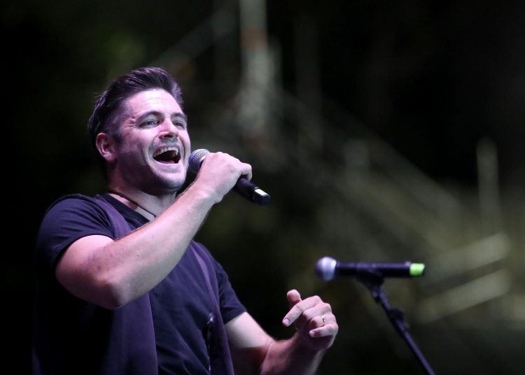 Odlična atmosfera na koncertu Thompsona, Zečića i Mate Bulića