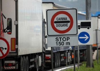 Prijevoznici na granicama čekaju satima: UNO BiH nedostaje blizu 1.000 djelatnika