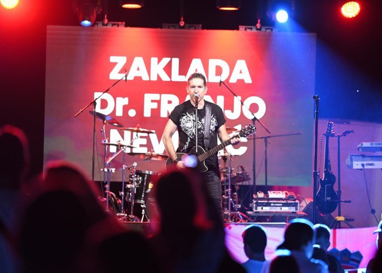 U Šujici svečano otvoren obnovljeni hrvatski dom “Stjepan Radić“