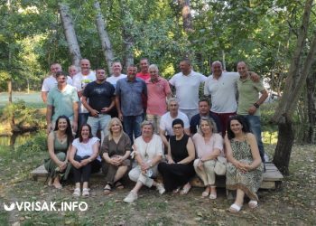 Široki Brijeg: Kolege iz osnovne škole se sastale nakon 36 godina