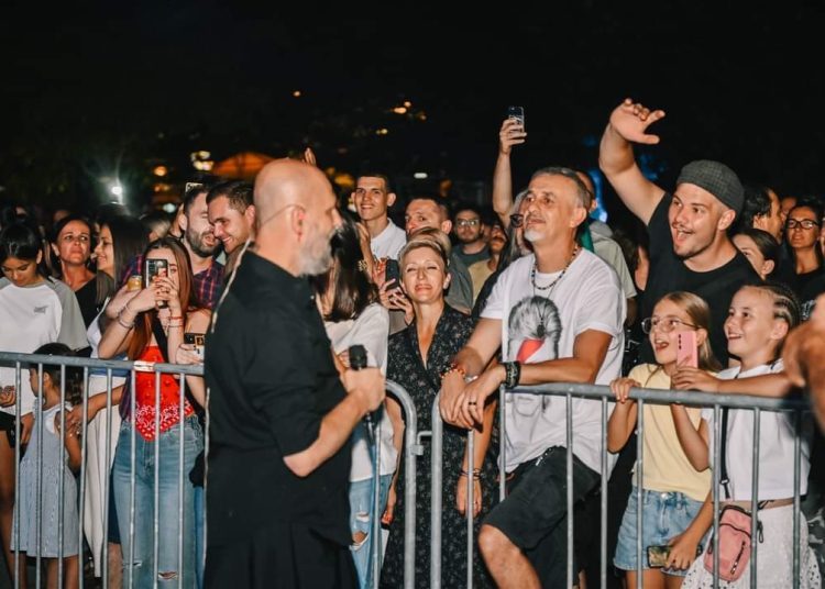 Odličan koncert Damira Urbana, Ane Širić i Ivane Jukić u Posušju