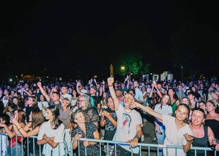 Odličan koncert Damira Urbana, Ane Širić i Ivane Jukić u Posušju