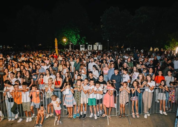 Odličan koncert Damira Urbana, Ane Širić i Ivane Jukić u Posušju