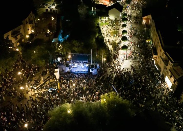 Pogledajte kako je Široki Brijeg izgledao iz zraka navečer za Gospojinu