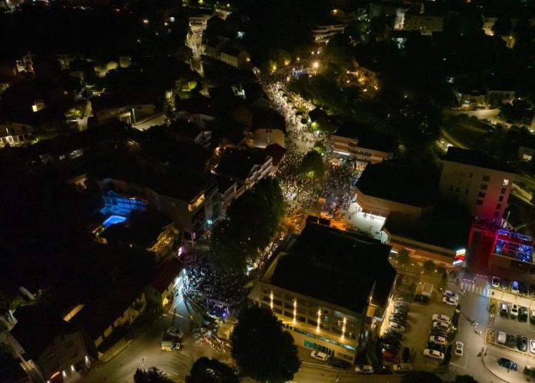 Pogledajte kako je Široki Brijeg izgledao iz zraka navečer za Gospojinu