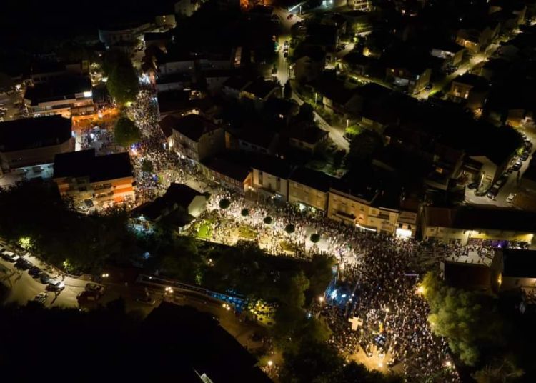 Pogledajte kako je Široki Brijeg izgledao iz zraka navečer za Gospojinu