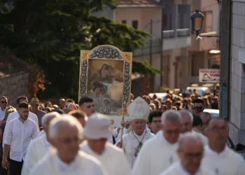 Gospa od Anđela: Čak 10 tisuća Imoćana i Hercegovaca u velebnoj procesiji duž grada