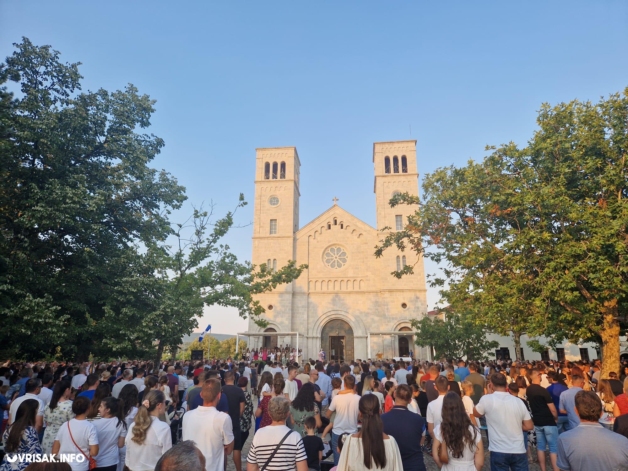 Propovijed fra Joze Radoša obilježila osmu devetnicu na Širokom Brijegu