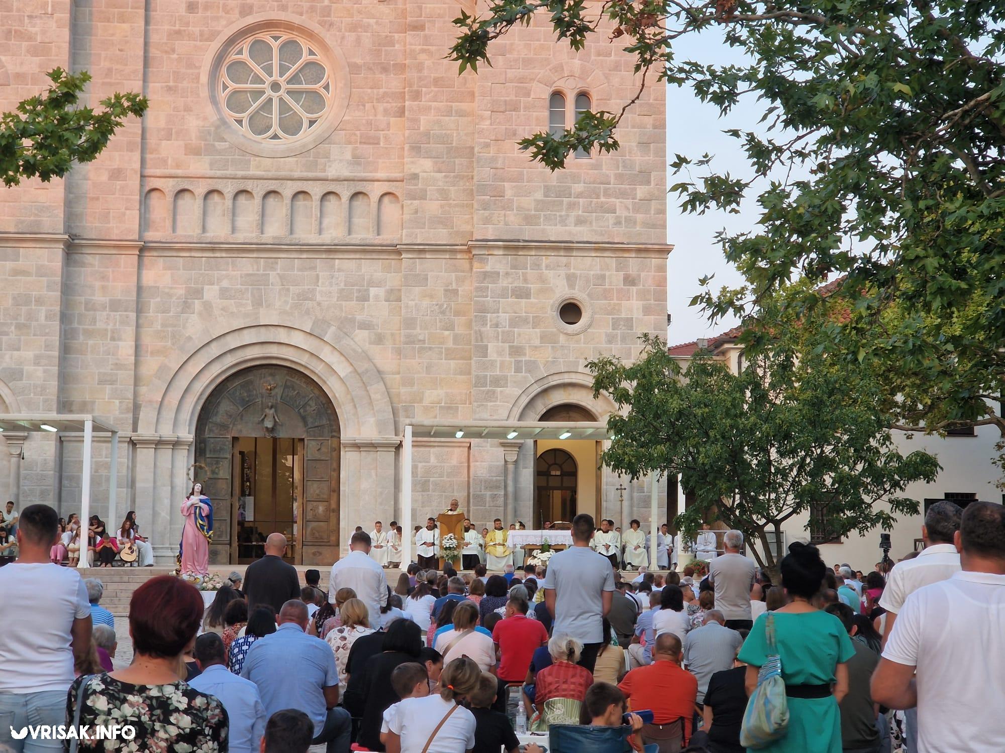 Propovijed fra Joze Radoša obilježila osmu devetnicu na Širokom Brijegu