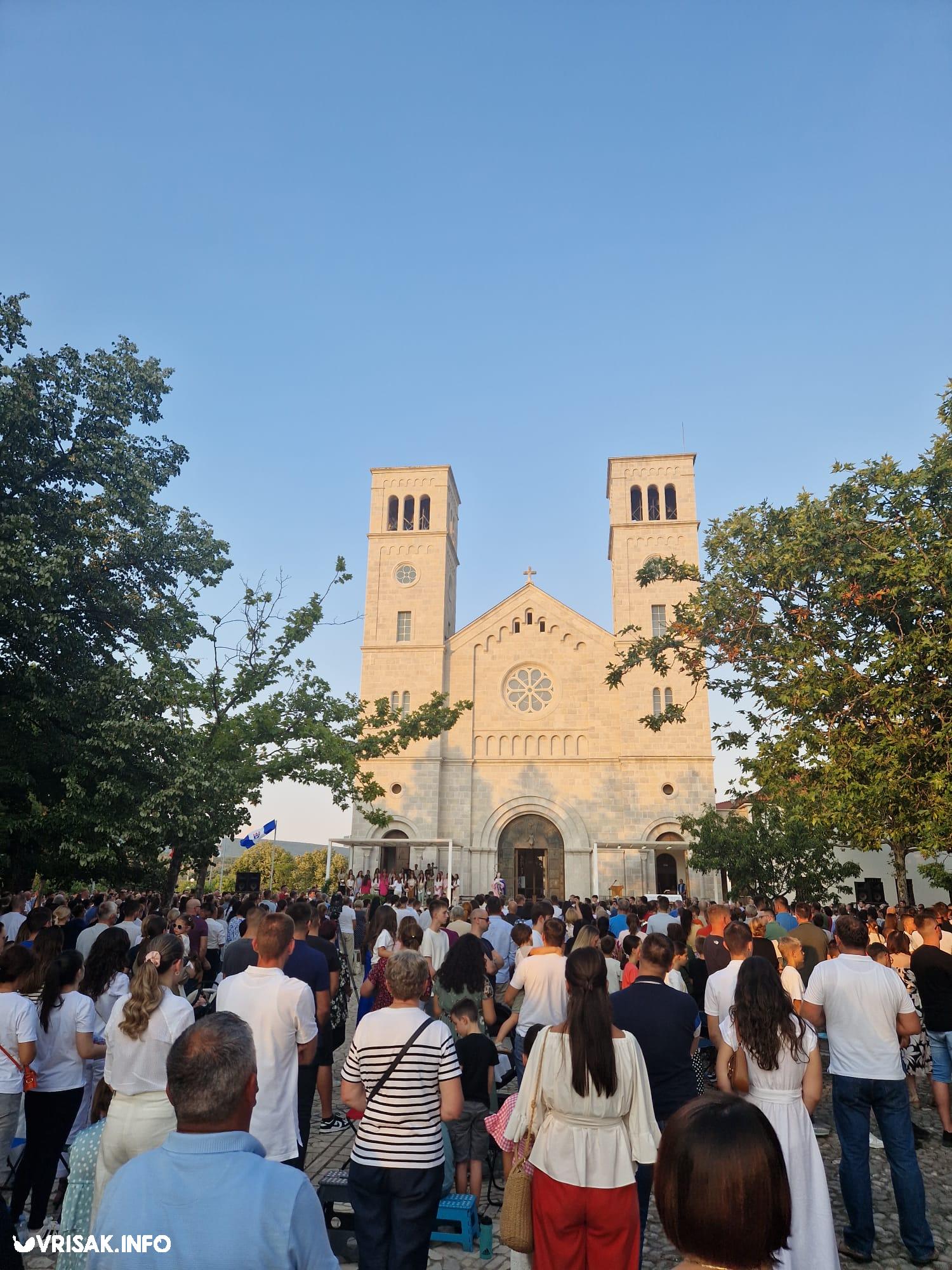 Propovijed fra Joze Radoša obilježila osmu devetnicu na Širokom Brijegu
