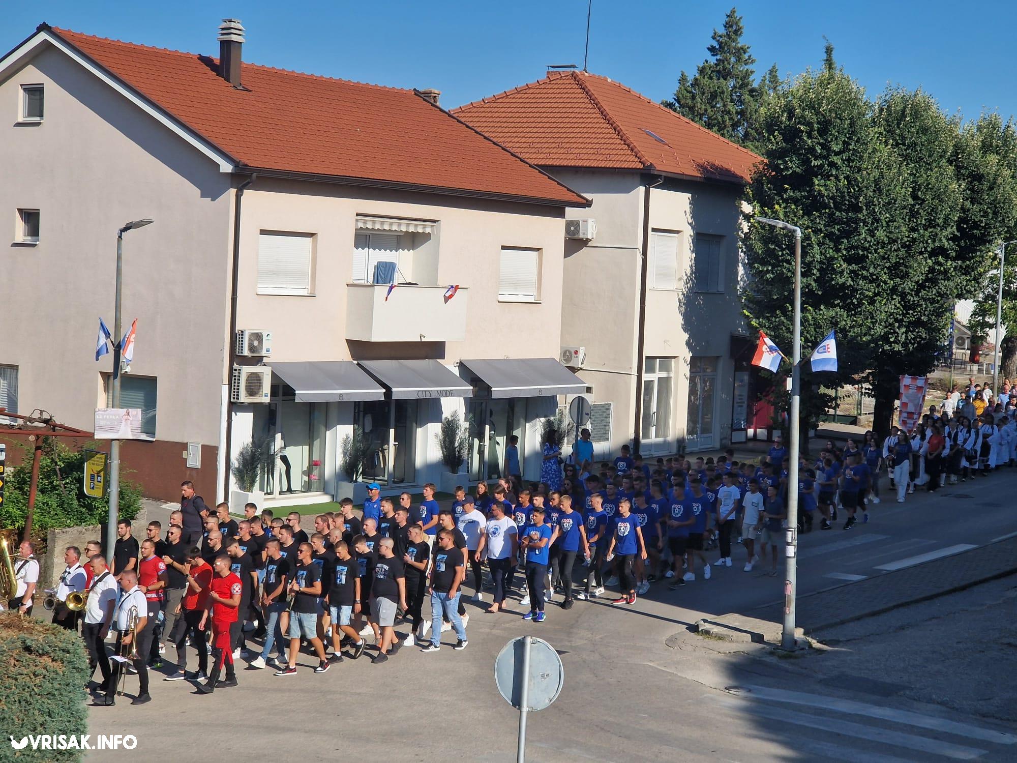 Procesija ulicama Širokog Brijega uoči blagdana Velike Gospe