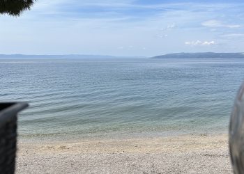 Slom ugostitelja na hrvatskoj obali, restorani zjape prazni, traže se krivci: Čak i bogati turisti kuhaju doma