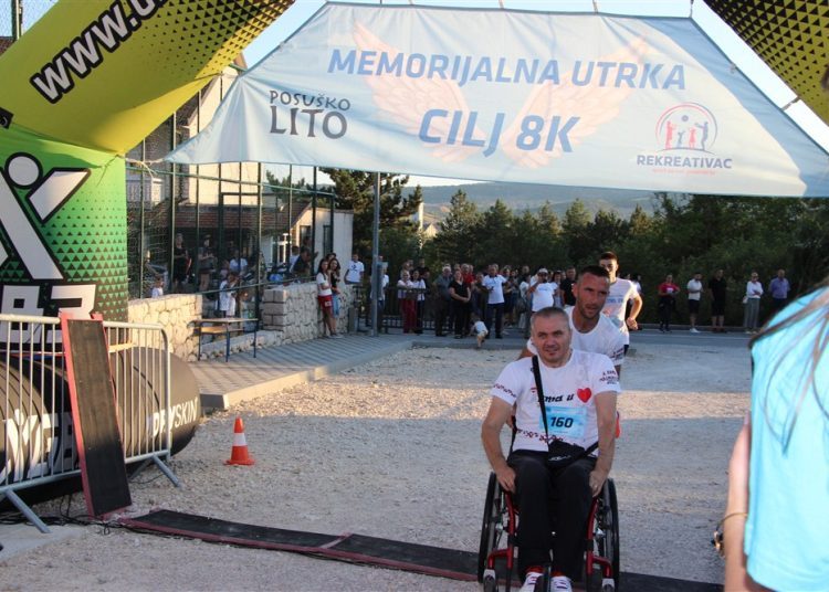 Posuško lito: 1. humanitarno-memorijalna utrka ”Rakitno 8K” okupila preko 400 trkača!