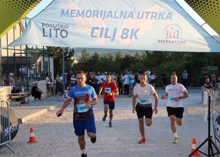 Posuško lito: 1. humanitarno-memorijalna utrka ”Rakitno 8K” okupila preko 400 trkača!