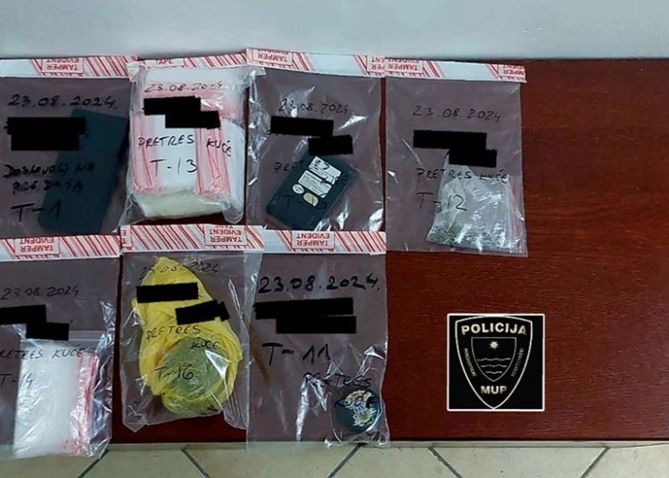 Policija kod Mostarca pronašla drogu i arsenal oružja