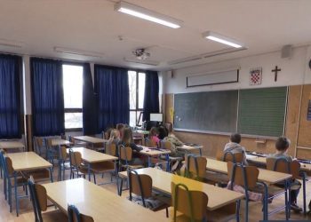 Započelo opremanje školaraca