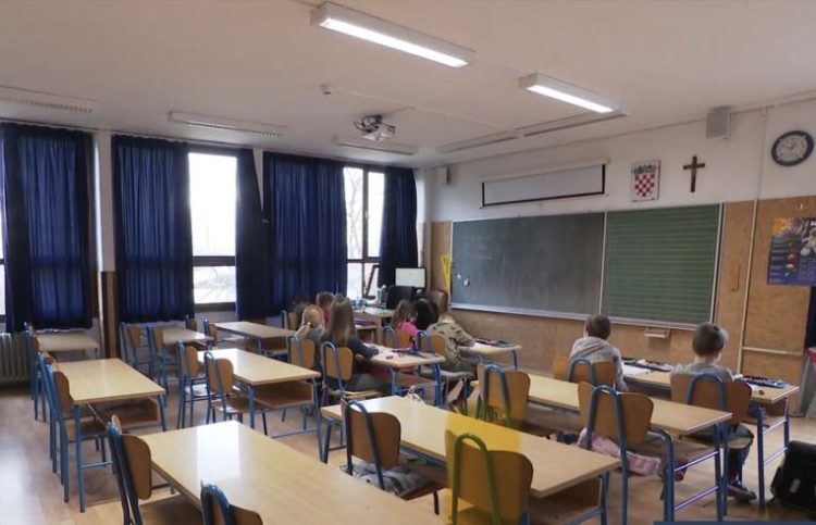 Započelo opremanje školaraca