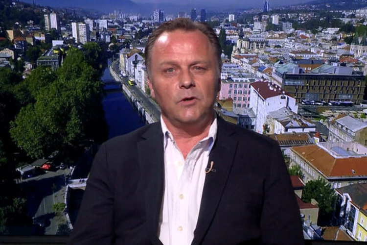 Komšić otpustio savjetnika jer se u Hrvatskoj družio s odbjeglom sutkinjom