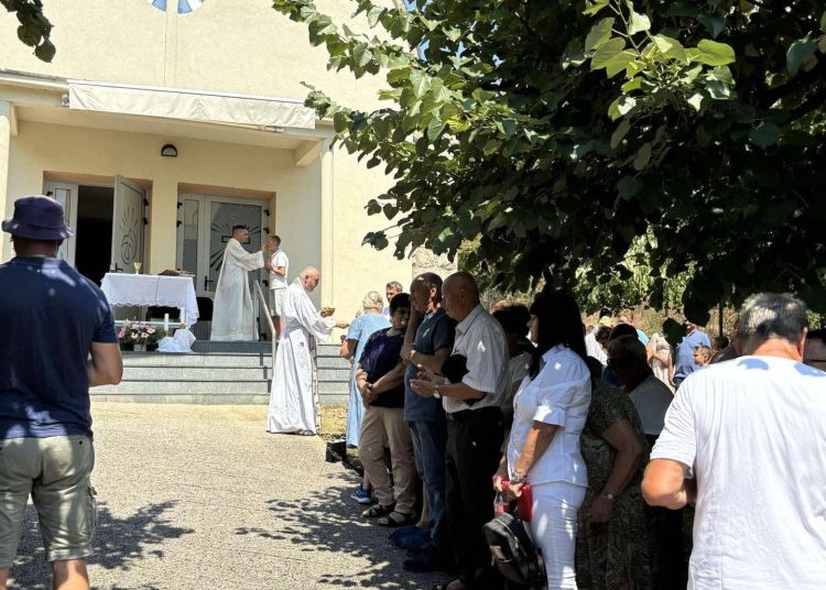 Brojni vjernici na Veliku Gospu u Kostajnici pokraj Konjica sudjelovali na Misnom slavlju