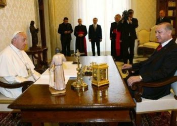 Erdogan pozvao papu Franju da zajednički osude nemoralnu ceremoniju otvaranja Olimpijade