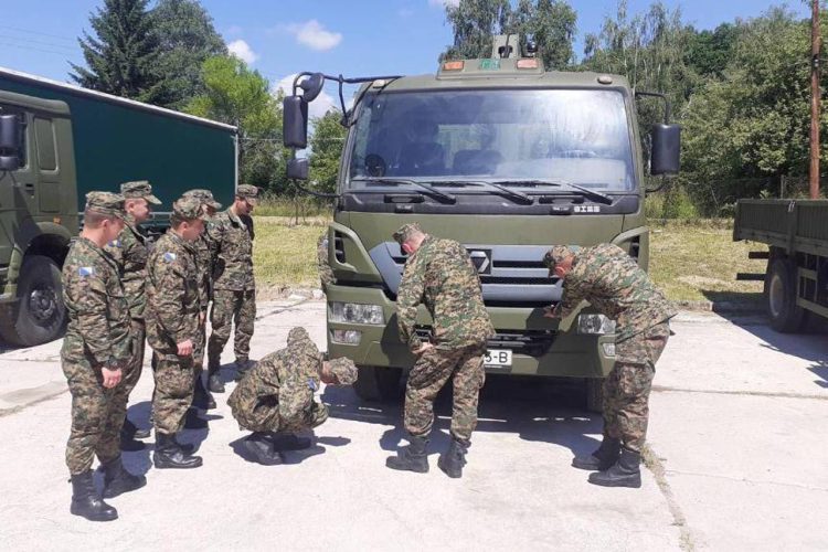 Kreću vojni kamioni s glasačkim listićima, brojenje ručno i uz nove tehnologije