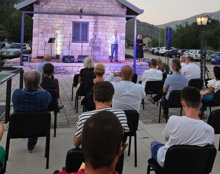 Održana pjesnička manifestacija Grgurovi hukovi u Ravnom