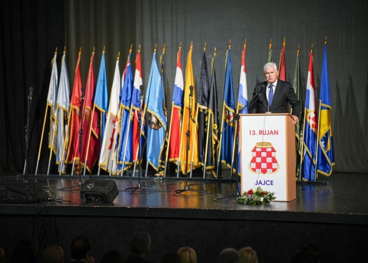Čović na obljetnici oslobođenja Jajca: 13. rujan nije samo datum, danas treba zastati i sjetiti se onih koji su sebe ugradili u svoju domovinu