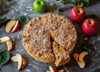 Mirisan njemački kolač s jabukama i cimetom